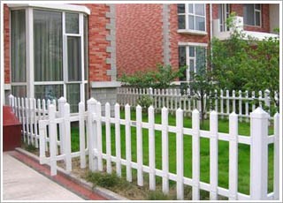 草坪鐵藝護(hù)欄 草坪鐵藝護(hù)欄